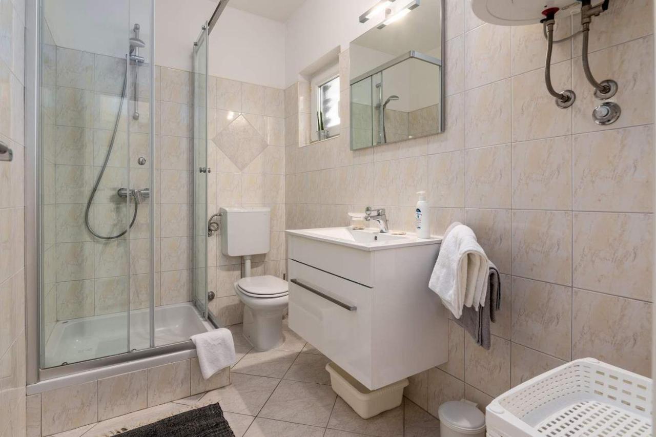 Apartmani Astrid Rabac Exterior foto